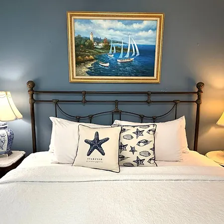 Saltair Inn Waterfront B&B-3