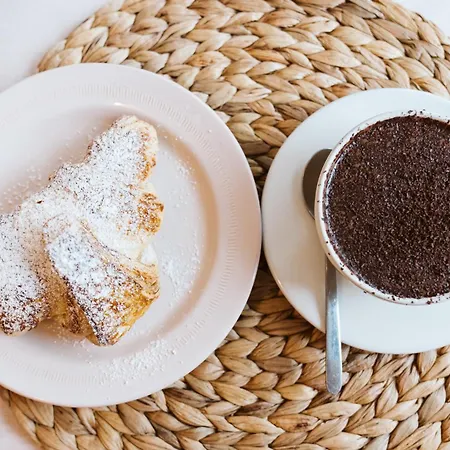 O Violas - Art Coffee & Guesthouse-3