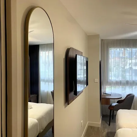 Best Western Hotel Le Crystal Dinard-2