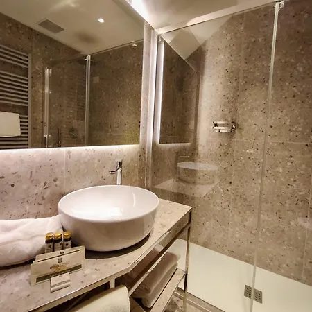 Hotel Antiche Figure-3