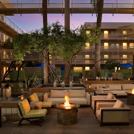 Doubletree Suites By Hilton Phoenix-2