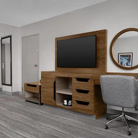 Hampton Inn & Suites Denver-Cherry Creek-2