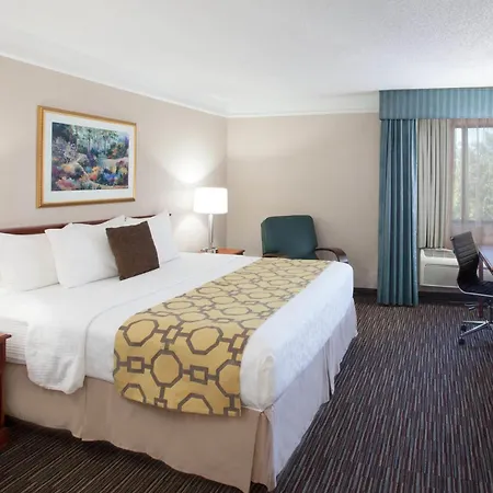 Baymont By Wyndham Texarkana-3