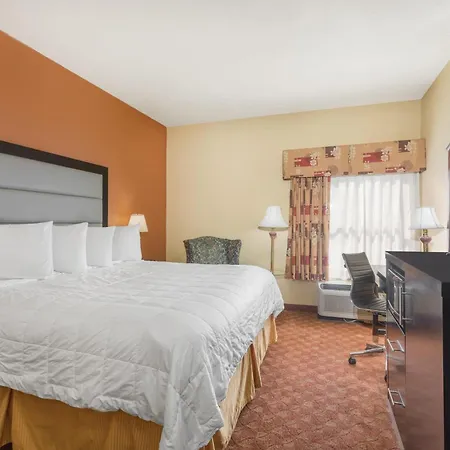 Baymont By Wyndham Fayetteville-2