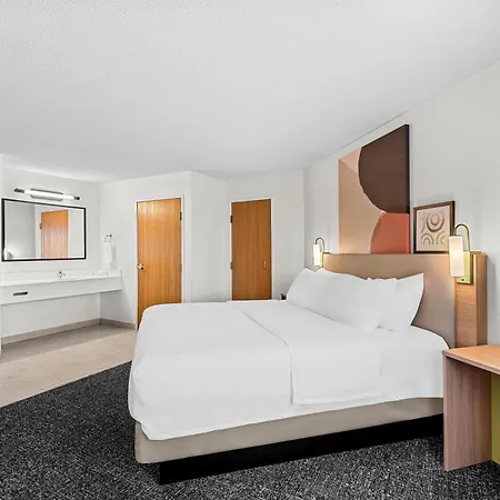 Spark By Hilton Cedar Falls-2