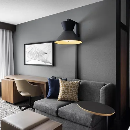 Hyatt Place Indianapolis Airport-3