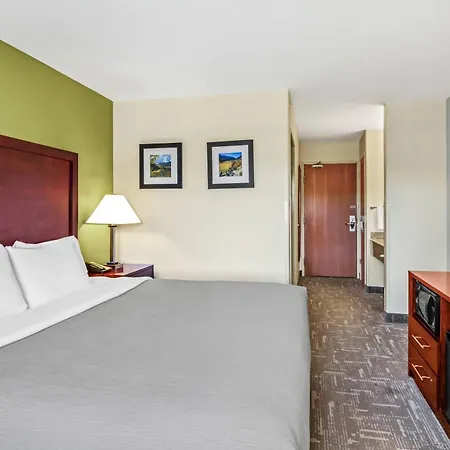 Quality Inn & Suites Vail Valley-3