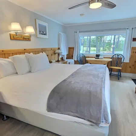 Kennebunkport Motor Lodge-3