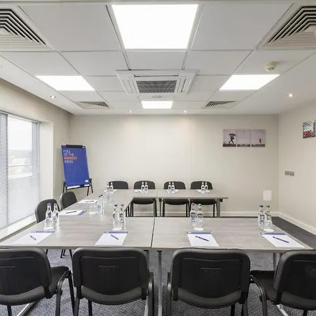 Holiday Inn Express London Croydon By Ihg-3