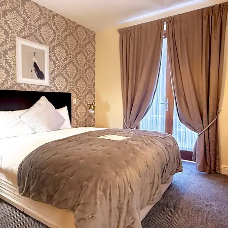 Baggot Court Townhouse-3