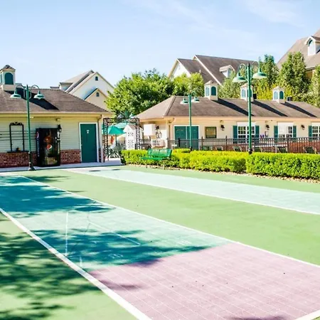 French Quarter Resort By Coolvacay-3