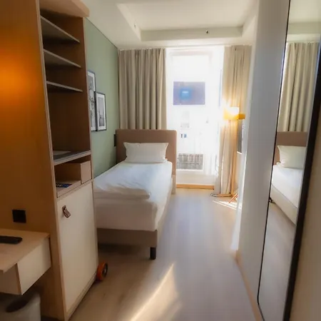 Hotel Bleibtreu Berlin By Golden Tulip-3