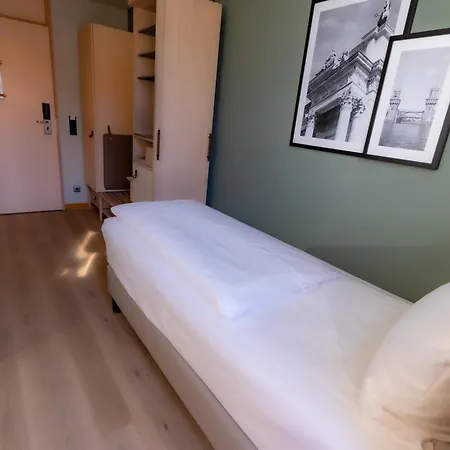 Hotel Bleibtreu Berlin By Golden Tulip-2