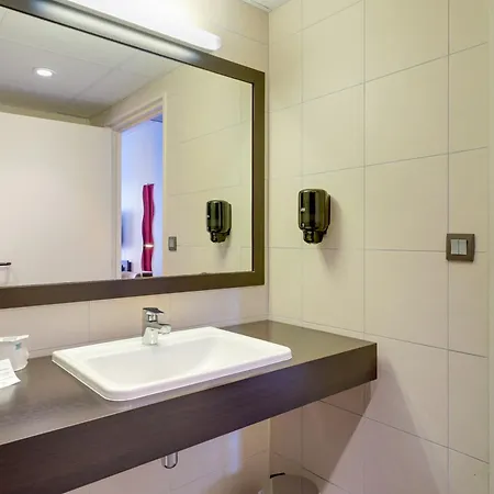 Brit Hotel Golfhotel Saint Samson-2