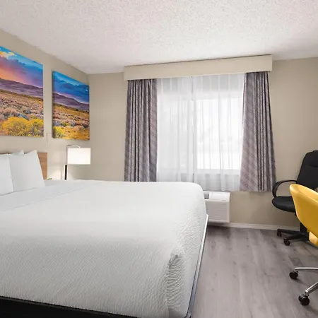 Days Inn & Suites By Wyndham Airport Albuquerque-2