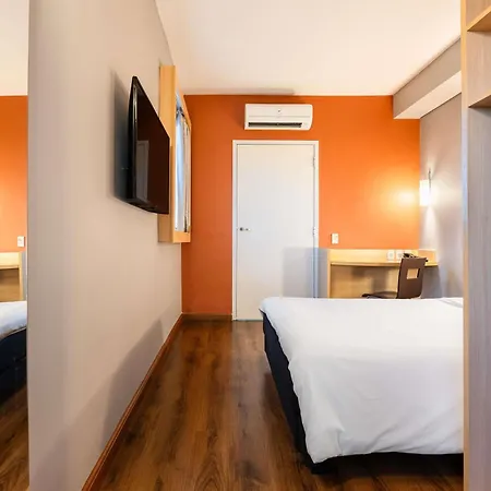 ibis Ourinhos-2