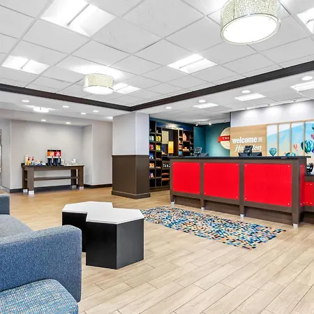 Hampton Inn & Suites Claremore-3