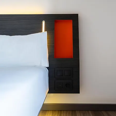 easyHotel Barcelona Fira-3