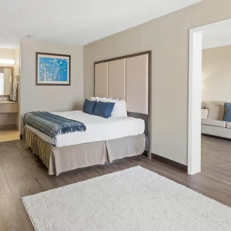 Ramada By Wyndham Houma-3