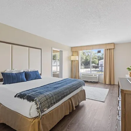 Ramada By Wyndham Houma-2
