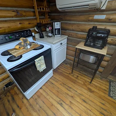 Yellowstone Motel - Adults Only - All Rooms Have Kitchens-2