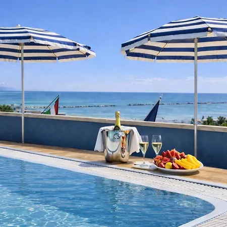 Hotel Holiday-2