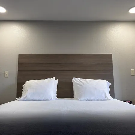 Americas Best Value Inn Cabot-2