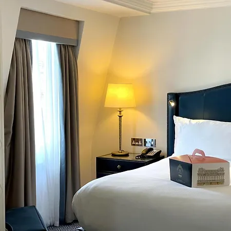 The Waldorf Hilton-2