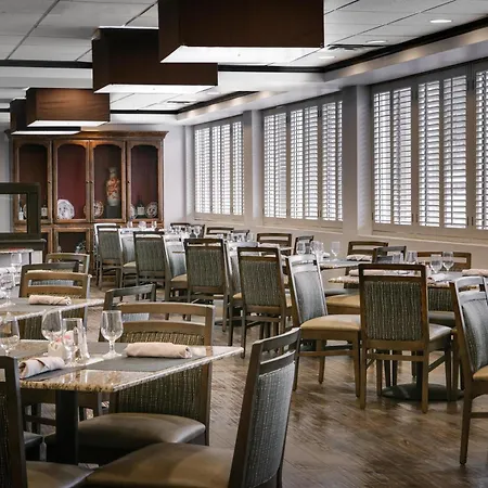 Doubletree By Hilton Dallas Market Center-2