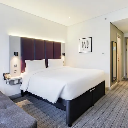 Premier Inn Dubai International Airport - An Emirates Group Company-2