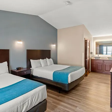 Edgewater Hotel And Suites-3