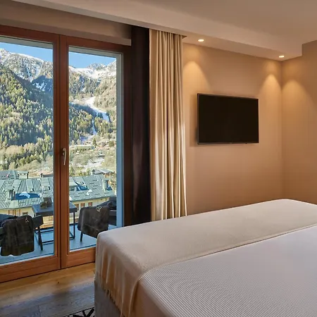 Le Massif Hotel & Lodge Courmayeur - The Leading Hotels Of The World-3