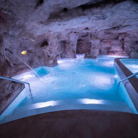 Gran Hotel Balneario De Puente Viesgo-3