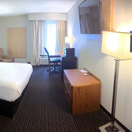 Days Inn By Wyndham Fargo - West Acres-3
