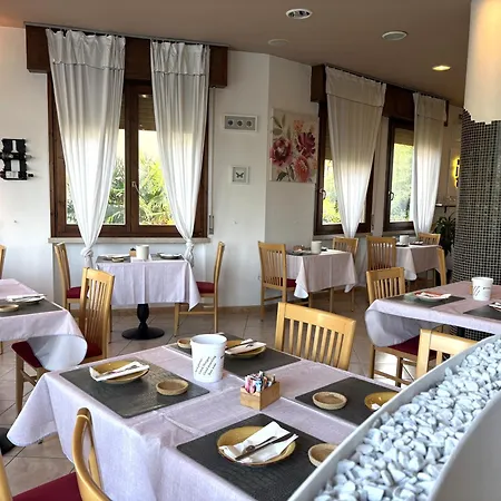 Hotel Renata-3