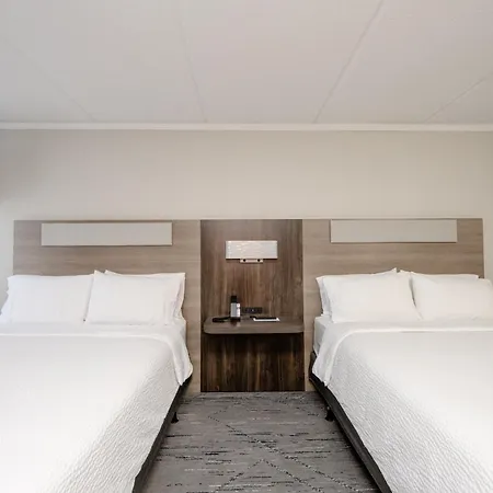 Holiday Inn Express Hotel & Suites Charleston - Northwoods By Ihg-2