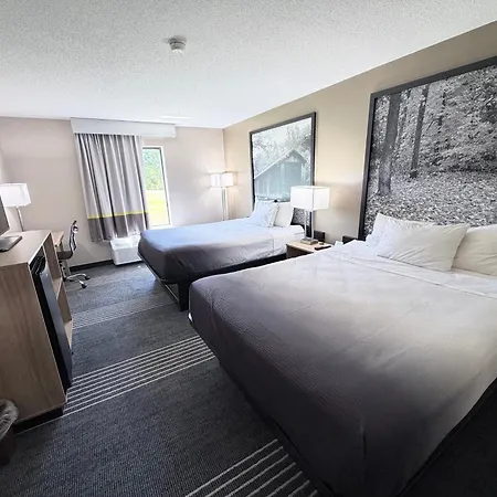 Super 8 By Wyndham Hannibal-3
