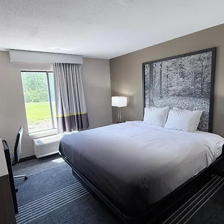 Super 8 By Wyndham Hannibal-2