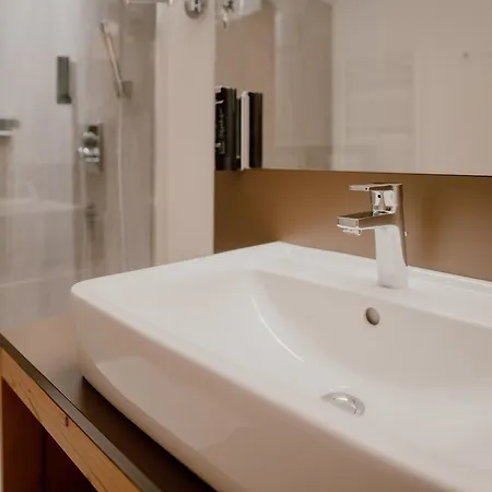 Hotel Fronza - Your Hike & Mountain Home-2