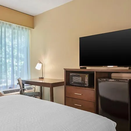 Clarion Pointe Cherokee-2