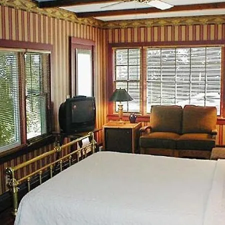 Snug Cottage-2