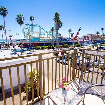 Carousel Beach Inn-3
