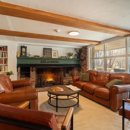 Inn At Crestwood-3