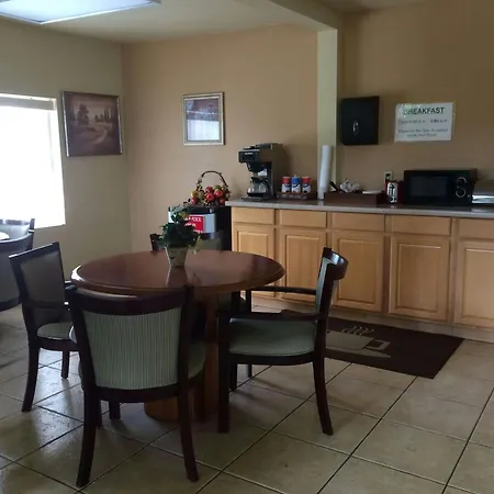 Executive Inn Schulenburg-3