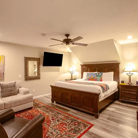 Lantern Light Inn - Romantic Getaway (Adults Only)-3