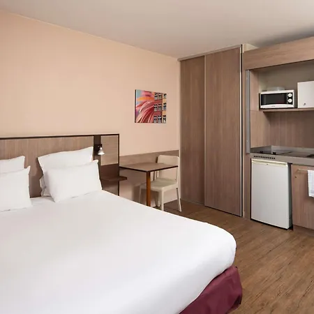 Comfort Suite Rive Gauche Lyon Centre-3