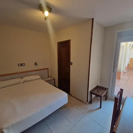 Hostal Lizana 2-3