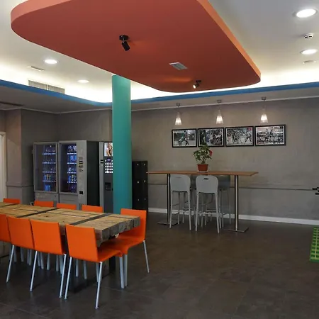 Ibis Budget Girona Costa Brava-3