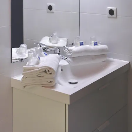 Ibis Budget Hyères-3