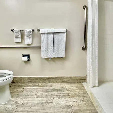 Quality Inn & Suites Clemmons I-40-2